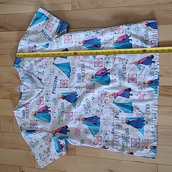 Disney Frozen size medium scrub top - Picture 2 of 3